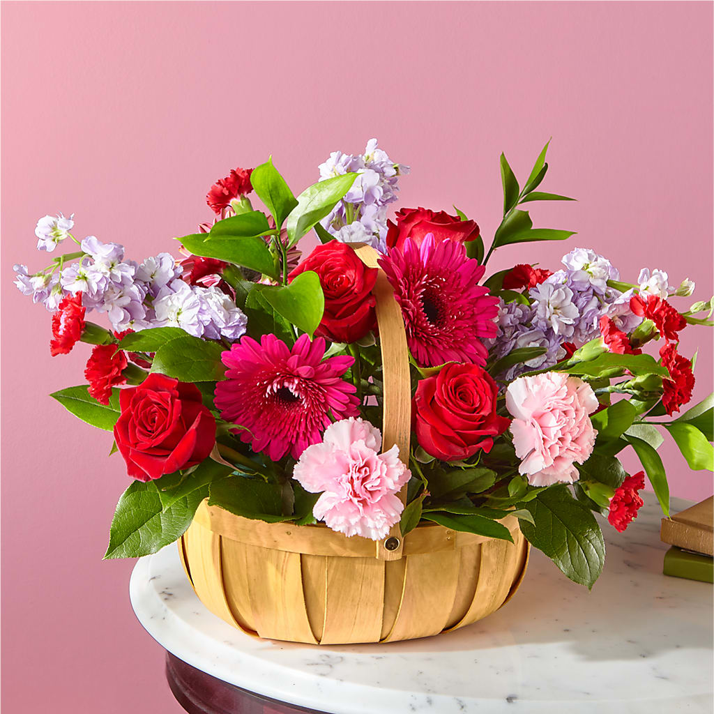Pink Picnic Basket – Bouquet.com, Tontitown AR